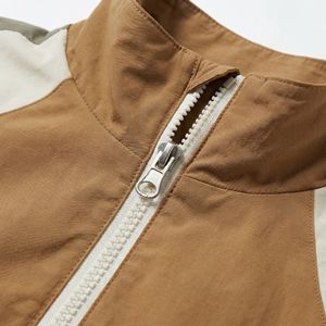 Chaqueta deportiva con cremallera frontal en bloques de color camel, caqui y crema — Cortavientos retro unisex con paneles en contraste |   Marca Privada OEM/ODM - Product Image 3
