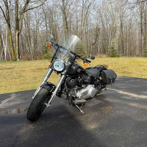 Harley-Davidson Softail Slim d'occasion 2013, style Agile, confort de torsion, conduite classique, puissance fluide et précise - Product Image 2