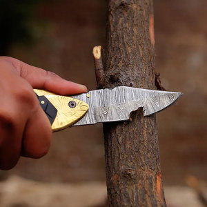 Cuchillo Plegable Damasco Hecho a Mano con Mango de Hueso, Tamaño Personalizable, 3 Años de Garantía - Especial para Caza y Senderismo al Aire Libre - Product Image 3