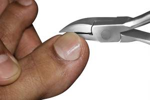 Pince à ongles incarnés professionnelle de luxe 12 mm à lames étroites et sécurisées en acier inoxydable pour ongles épais – Soin des pieds de précision - Product Image 4