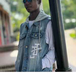 Chaleco vaquero con capucha Jack and Jill para hombre, chaqueta vaquera sin mangas, logotipo bordado personalizado, suministro al por mayor - Product Image 3