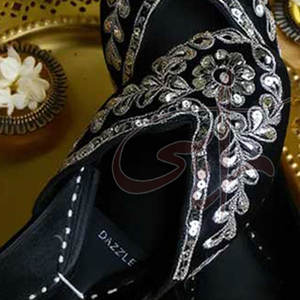 สินค้ามาใหม่ แฟชั่นยั่งยืน ผ้าพิมพ์ลายตามเทรนด์ ปรับแต่งได้ รองเท้าคุสซาผู้หญิง คุณภาพดีที่สุด ดีไซน์ล่าสุด ออกแบบสินค้าของคุณเอง - Product Image 5