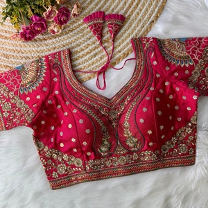 Blusa de novia de seda italiana con elegante diseño Latkan bordado pesado y comodidad acolchada para saris de boda estilo abierto - Product Image 6