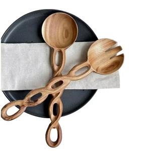 Ensemble de fourchettes et cuillères en bois à tête ronde écologiques, parfait pour servir la salade sur la table de cuisine et lors de fêtes - Product Image 2