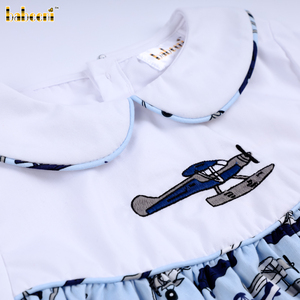 จั๊มสูทลายเครื่องบินสีฟ้า Babeeni แบบ OEM ODM ชุดรอมเปอร์ผ้าสม็อคติดกระดุมแป๊ก - BB3565 ผ้าฝ้ายออร์แกนิค 100% - Product Image 3