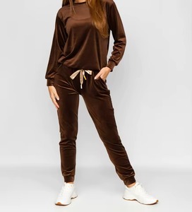 Conjunto Deportivo de Terciopelo Marrón para Mujer, Manga Larga, Cuello Redondo, Color Sólido, Pantalones Casuales con Cordón y Bolsillos Laterales, Ropa de Otoño - Product Image 1