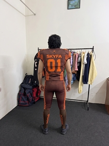 Ensemble d'uniformes de football américain personnalisés Skyfa Sports, maillot en mesh 100% polyester, pantalon rembourré de protection, taille plus, col rond/col en V, short - Product Image 3