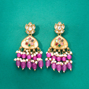 Boucles d'oreilles pendantes en alliage faites à la main, zircon taille princesse, imitation perle, placage mat Mehndi, bijoux de mariage Kanhai Jewels Nickel - Product Image 1