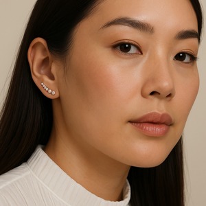 Pendientes de oro macizo de 10K con diamantes cultivados en laboratorio en engaste de bisel graduado, tipo climber, con diamantes redondos certificados por IGI para mujer - Product Image 6