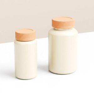 Bouteille ronde en PET givré de 150 ml avec bouchon à vis pour emballage de liquides, aliments, bonbons, lait, compléments alimentaires, fabriquée au Vietnam - Product Image 2