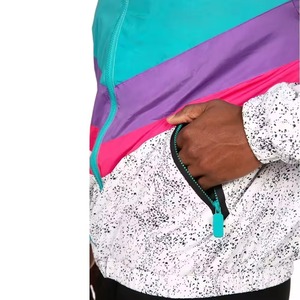 Veste coupe-vent personnalisée pour homme, imperméable, en toile, légère, avec capuche et logo sur le devant, pour l'hiver et les activités de plein air - Product Image 5