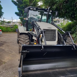 Retroexcavadora Hidromek de Alta Capacidad, Maquinaria de Construcción Duradera, Excelente Calidad, Rendimiento de Excavación Potente Garantizado - Product Image 1