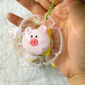 CHENXI Mini Llavero de Hamburguesa de Cerdo, Juguetes Blandos Antiestrés Fidget Taba para Niños - Product Image 3