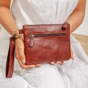 Portefeuille en cuir de vachette de luxe occidental bracelet usiné à la main avec motif de logo pochette longue longueur sac à main cadeau pour elle - Product Image 4