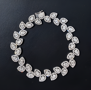 Pulsera de tenis con halo de diamantes redondos cultivados en laboratorio de oro blanco de 18 quilates con certificación IGI, marca Aniva - Product Image 1