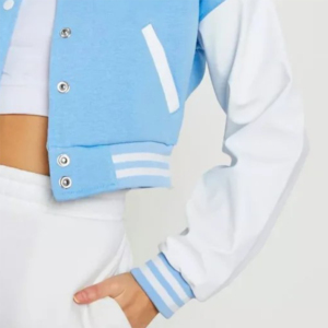 Veste courte de style universitaire pour femme, streetwear professionnel, prix raisonnable, vente en gros, design de haute qualité, motif uni - Product Image 4