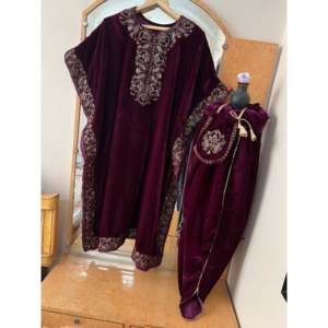 Conjunto de Fiesta Kavya Fab: Kaftán Morado Modesto de Diseñador y Dhoti - Product Image 5