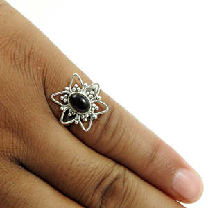 Bague Fleur en Quartz Fumé en Argent Sterling 925 avec Sertissage Clos, Alliance Romantique Parfaite pour Mariage, Bague Bohème Idéale pour le Quotidien - Product Image 2