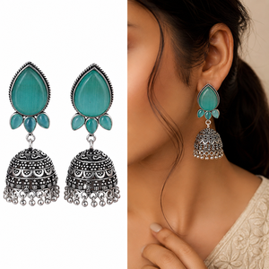 Pendientes Jhumka de Latón Oxidado Plateado con Piedra Aqua |   Pendientes Colgantes Boho Tribales Hechos a Mano |   Collar Étnico Indio Antiguo para Mujer - Product Image 2