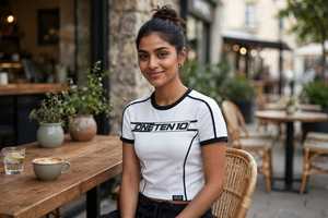 Oneten Apparels T-shirt court blanc à manches courtes pour femme avec bordure noire et imprimé lettres, style sportif, pour l'été - Product Image 6