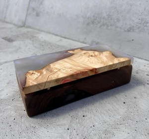 Boîte à souvenirs rustique, boîte à bijoux en bois faite à la main avec résine époxy grise, boîte à bijoux en bois de rivière fumé - Product Image 4
