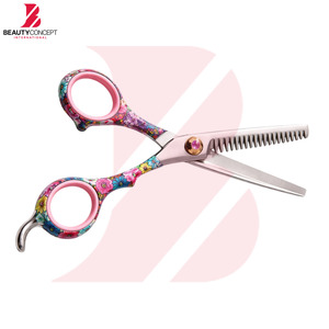 กรรไกรซอยผมลายดอกไม้ ด้ามจับพลาสติก สีสันสดใส สำหรับช่างตัดผมมืออาชีพ อุปกรณ์จัดแต่งทรงผมสำหรับร้านทำผม - Product Image 2