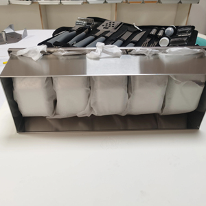 Bandeja Decorativa de Acero Inoxidable con 6 Compartimentos para Condimentos, Base Abierta, Estante para Barra - Product Image 4