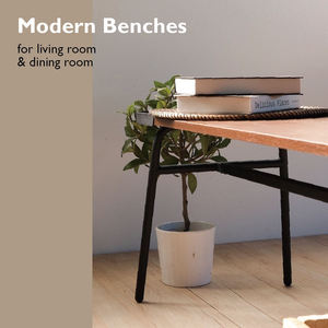 Banc-tabouret artisanal en bois massif avec surface supérieure souple pour s'asseoir confortablement dans un coin lecture, pièce de mobilier. - Product Image 5
