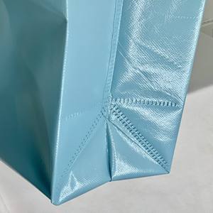 Sacs fourre-tout réutilisables en non-tissé gravé personnalisés, recyclables, à prix avantageux, directement du fabricant vietnamien pour supermarchés - Product Image 2