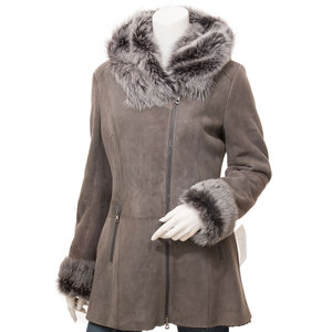 Custom Women's Shearling <b>Coat</b> <b>With</b> <b>Fur</b> Trim Hood And Cuffs Zipper Closure Winter Warm Jacket Suede <b>Leather</b> Full Sleeve OEM - Product Image 1