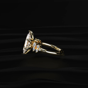 Bague solitaire en diamant de laboratoire taille marquise avec pierres latérales, certifiée IGI D à F, or, argent, jaune, blanc, rose, radiant - Product Image 2
