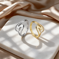 Bague en argent sterling 925 avec zircon, motif vague en S, finitions polies arrondies et contour de pierre
