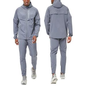 Diseña camisetas personalizadas ligeras de manga larga y pantalones de nailon, conjunto deportivo cortavientos para hombre. - Product Image 1