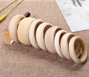 Bracelets en bois écologiques traditionnels et artisanat naturel moderne fait main en bois traditionnel - Product Image 4