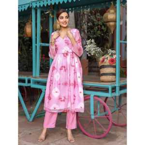 Ensemble Kurta décontracté pour femmes, teinte rose, tie-dye, manches trois quarts, doux et confortable - Product Image 1