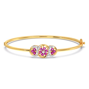 Bracelet en diamant Trio Floral Rose avec cadre fin en or jaune et design élégant de fleur circulaire au centre - Product Image 2