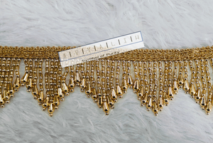 Encaje Trenzado Zig-Zag Dorado Premium con Borlas de Perlas Vibrantes y Flecos de Cuentas Grandes para Diseños de Lehnga y Vestidos de Lujo - Product Image 6