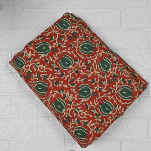 Tela de Algodón Tejida a Mano con Estampado Floral Rojo, Peso Medio, Estilo Kalamkari, para Vestidos Kurti, Decoración del Hogar, Exportación B2B, Venta al Por Mayor - Product Image 3