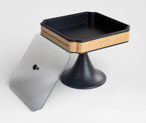 Support à gâteau carré en bois LMB avec couvercle en verre et panneau latéral tressé, idéal pour les mariages et événements, fabriqué à l'Uttar Pradesh - Product Image 1