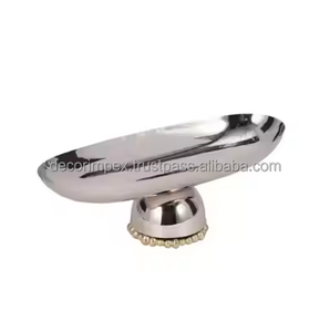 Plateaux de service en aluminium Plateau de bonbons avec travail fait à la main Arts indiens Meilleure qualité Couleur dorée Plateaux de service de nourriture Vente chaude - Product Image 1