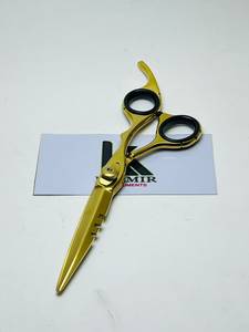 กรรไกรตัดผมมือขวา KAAMIR INSTRUMENTS รุ่น Professional Custom Sharp ผลิตจากเหล็กกล้าไร้สนิมสีดำด้าน ขนาด 4.5 นิ้ว ด้ามจับขนาดกลาง - Product Image 2