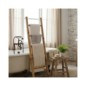 ราวแขวนผ้าขนหนูแบบเรียบง่ายทำมือจากไม้ไผ่ที่ยั่งยืน ใช้ตกแต่งห้องน้ำ หรือใช้เป็นที่วางผ้าห่มและผ้านวม - Product Image 1