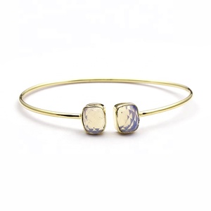 Bracelet en topaze bleue de créateur avec pierres précieuses plaqué argent forme rectangle bracelet jonc ouvert sur le devant bijoux faits à la main pour anniversaire - Product Image 4