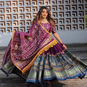 Lehenga Choli de Seda Tabby Estilo Boutique Indio, Elegante y Deslumbrante, el Más Exportado, para Fiestas y Bodas, Última Moda Exclusiva, Alta Demanda - Product Image 4
