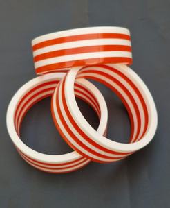 Bracelet en résine fait main « Ciel Onirique Ange » pour femme – Design unique tourbillonnant orange et blanc, élégant, léger et glacé, idéal pour un usage quotidien et une touche affirmée - Product Image 6