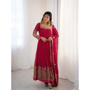 Vestido de Diseñador XL con Bordado de Múltiples Hilos y Lentejuelas - Product Image 1