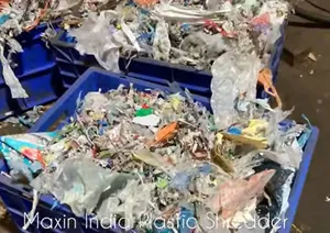 Broyeur industriel robuste en plastique semi-automatique à double arbre, capacité 1500 kg/h, machines de broyage du plastique - Product Image 2