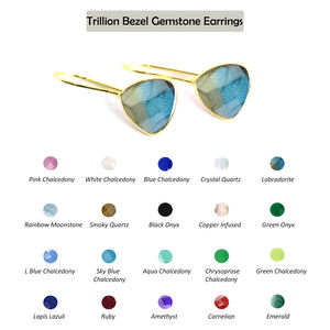 Pendientes de Labradorita Natural en Forma de Trillón - Plata 925 Chapada en Oro - Joyería de Diseño con Engaste en Bisel para Mujer - Product Image 2