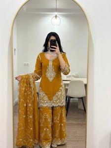 Ensemble ethnique pour femme en faux georgette brodé de sequins, comprenant une tunique, un palazzo évasé et un dupatta (AHI 3187) - Product Image 4