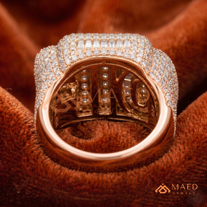 Anillo OTF Personalizado para Hombre, Chapado en Oro Rosa de 18K, con Incrustaciones de Moissanita VVS, Estilo Hip Hop, Corte Baguette, Inicial - Product Image 3